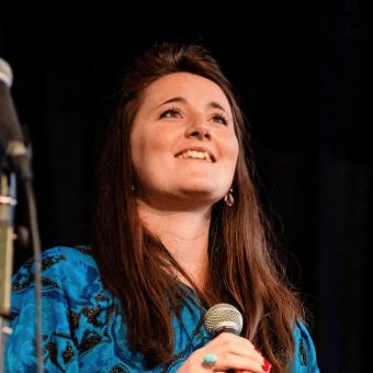 Beth Aggett Zanglessen in Amsterdam -Voor zangles pop, jazz, soul, songwriter ben ik jouw zangcoach in Amsterdam. Ook zangles aan huis en online.