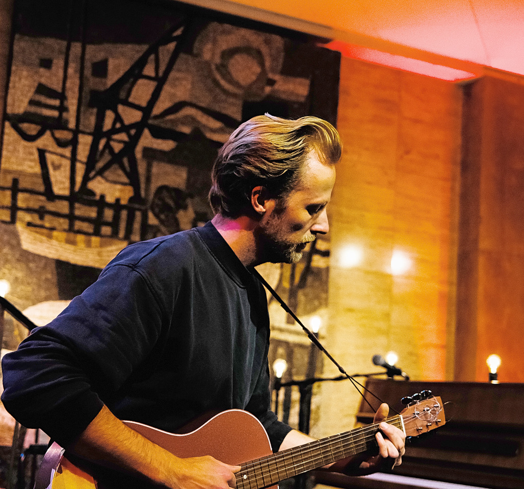 Produceeren, componeren en gitaarspelen Klassiek songwriter en meer. Ward Reijmerink