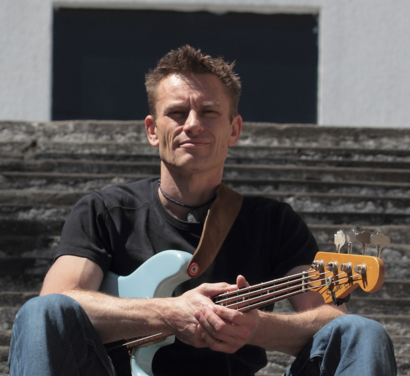 Basgitaar leren spelen in Utrecht bij een professionele bassist doe je bij Erwin!