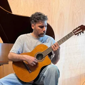 Klassieke gitaarmuziek op akoestische gitaar leren spelen 