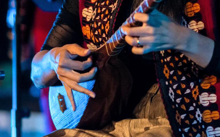 Wereldmuziek Turks- en Griekse zang, Makam, Tanbur, Tar Ney, Tabla, Flamencogitaar, Saz, Bouzouki en meer